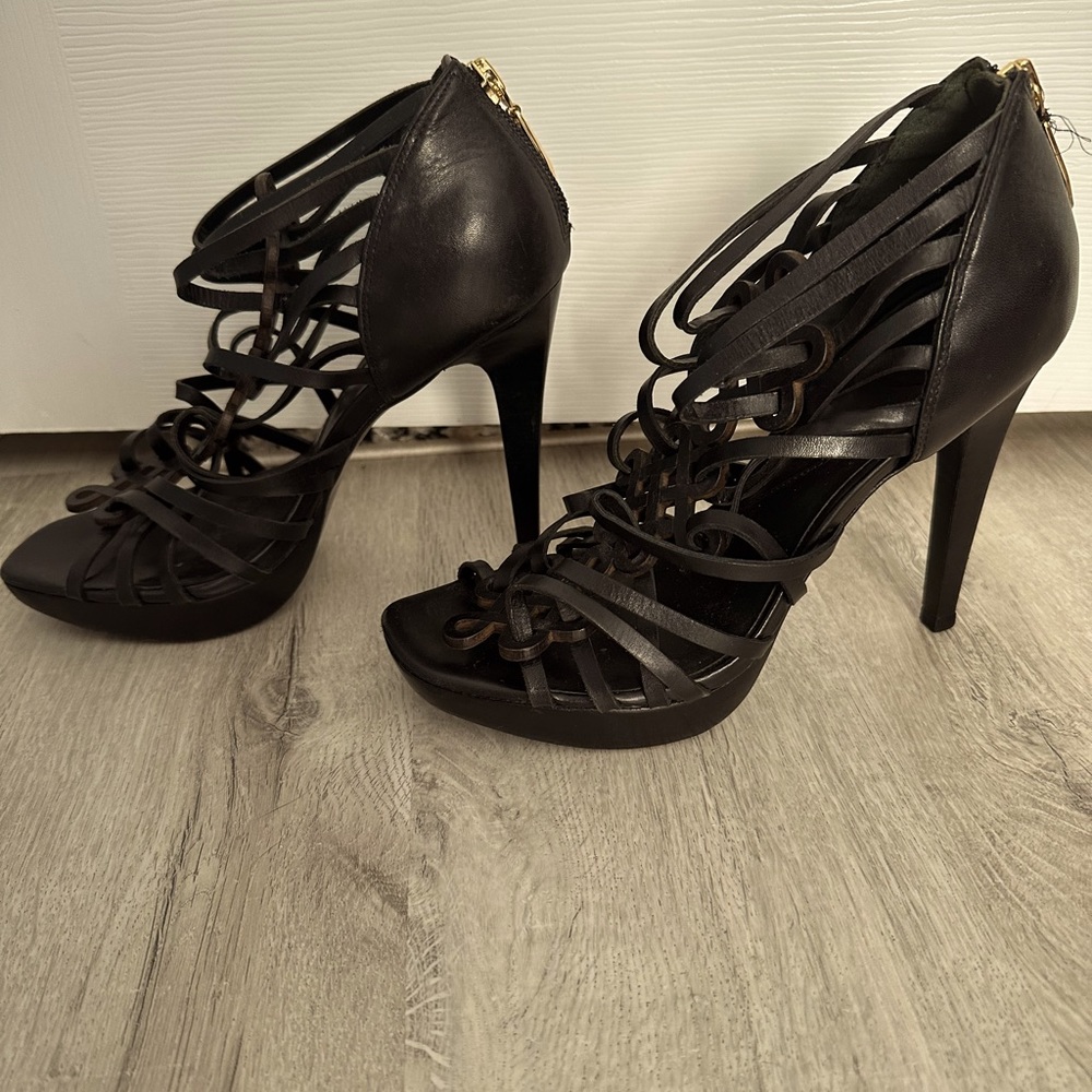 Diane von Furstenberg DVF size 7 black open toe platform heels.
